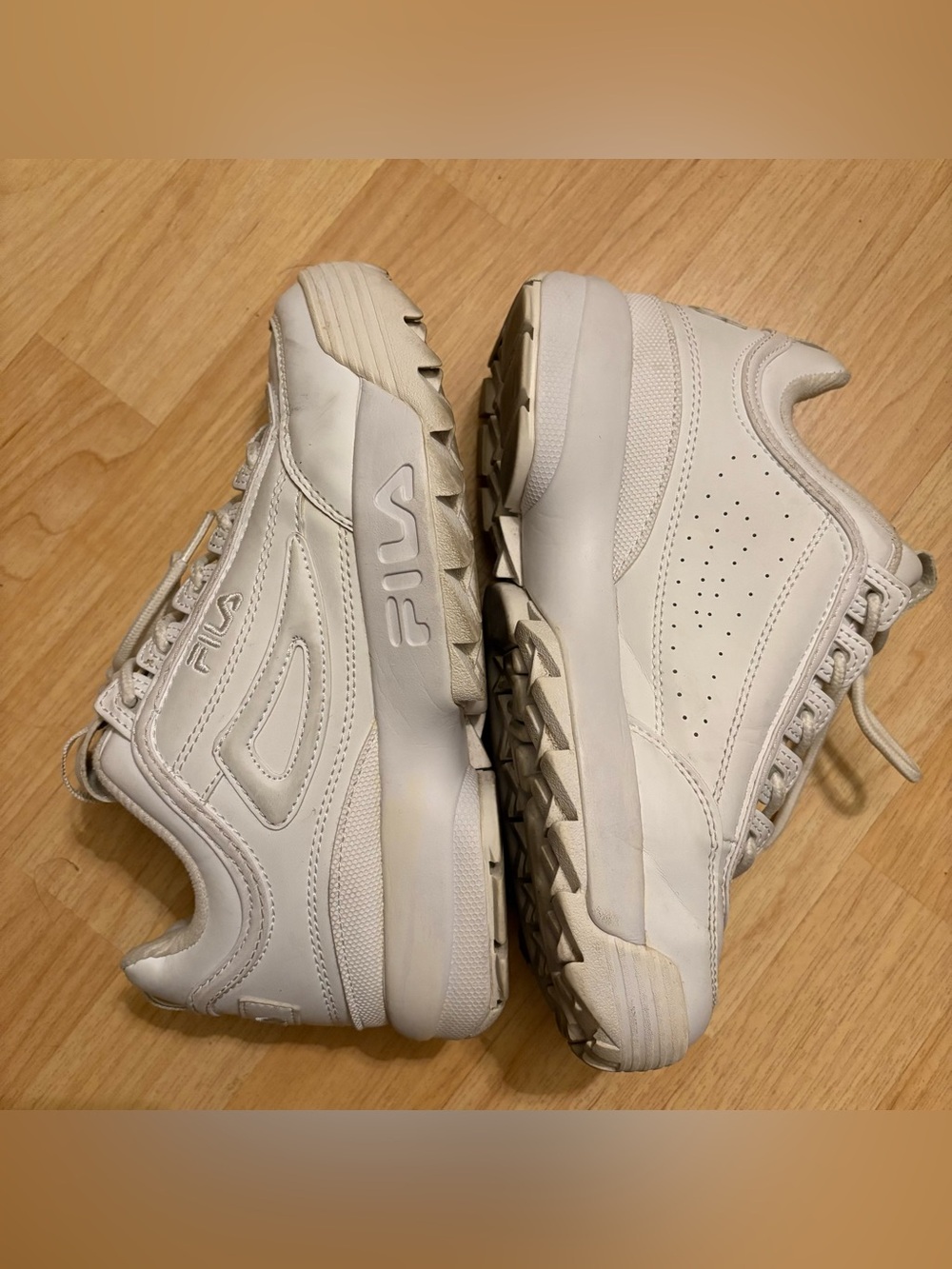 Fila Disruptor II Premium White Chunky Sneakers – Size 7.5